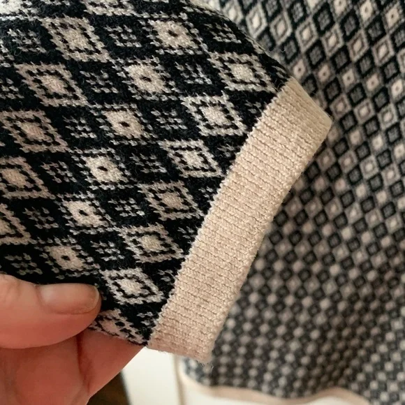 Women's Barneys New York stretchy Wool Blend vneck sweater sz S - Picture 7 of 7